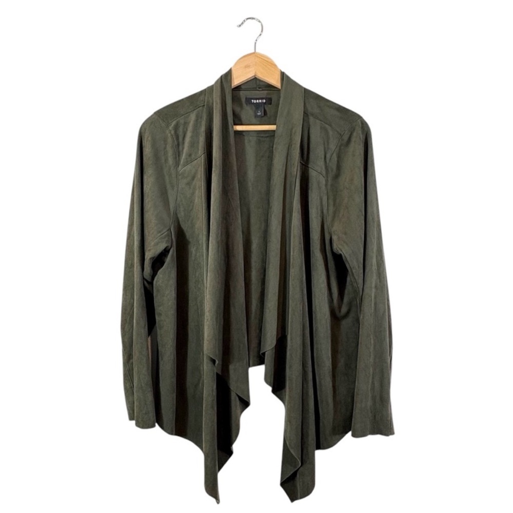 Torrid Drape Front Jacket Olive Green Faux Suede
Long Sleeve, Size 1X 14/16